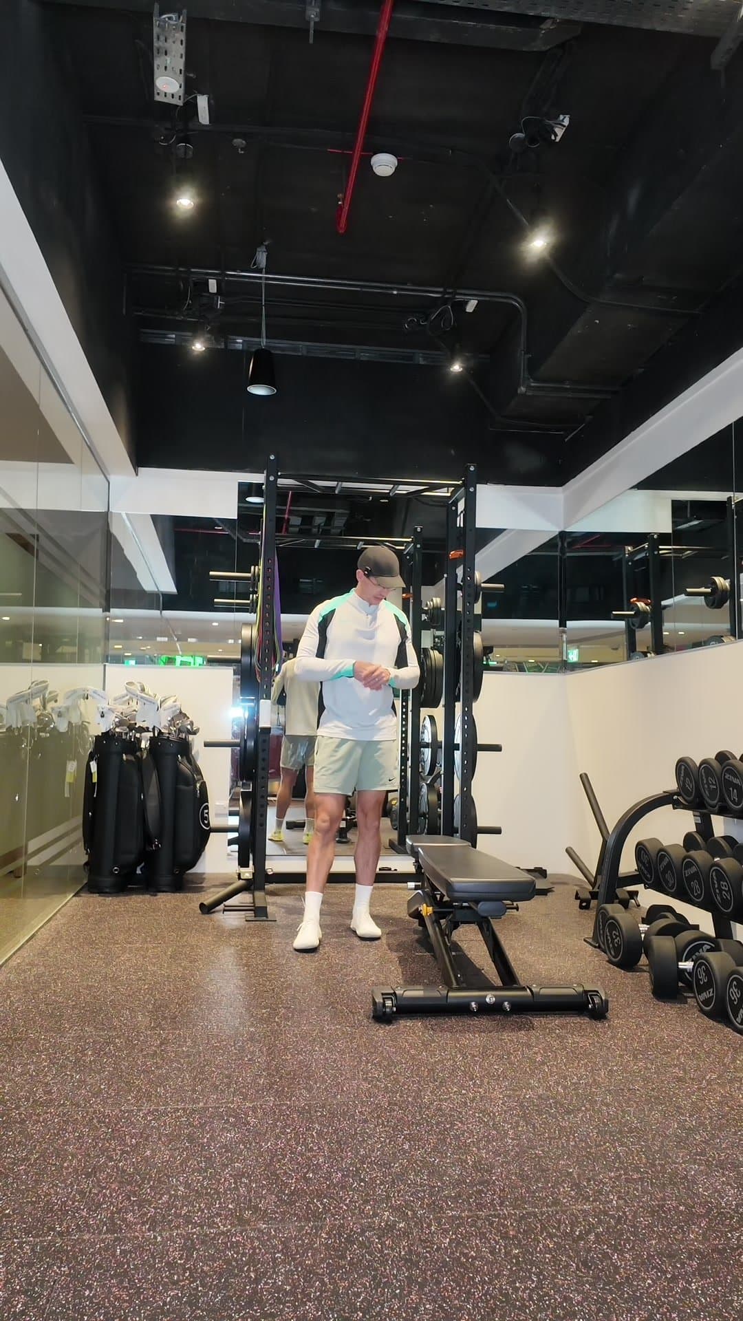 HIP MOBILITY DRILLS β FREE UP YOUR SWING